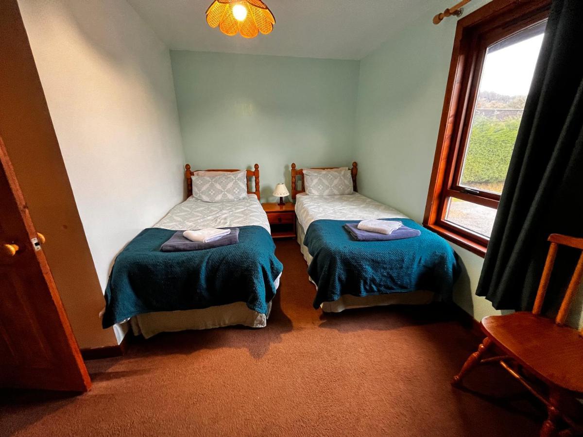 Snowgoose Apartments & Bunkhouse Форт-Уильям Экстерьер фото